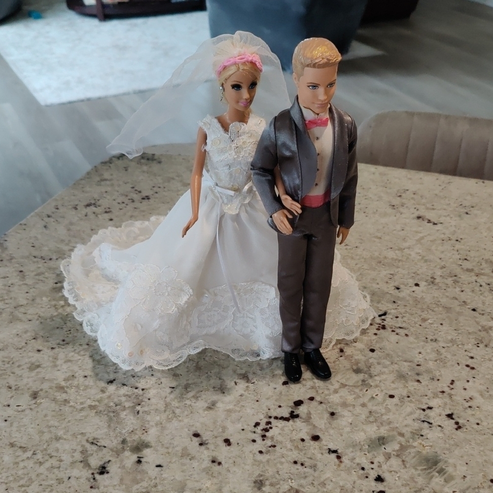 Wedding Bride and Groom Barbie Dolls White Bride Dress & Gray Suit Vintage Y2K